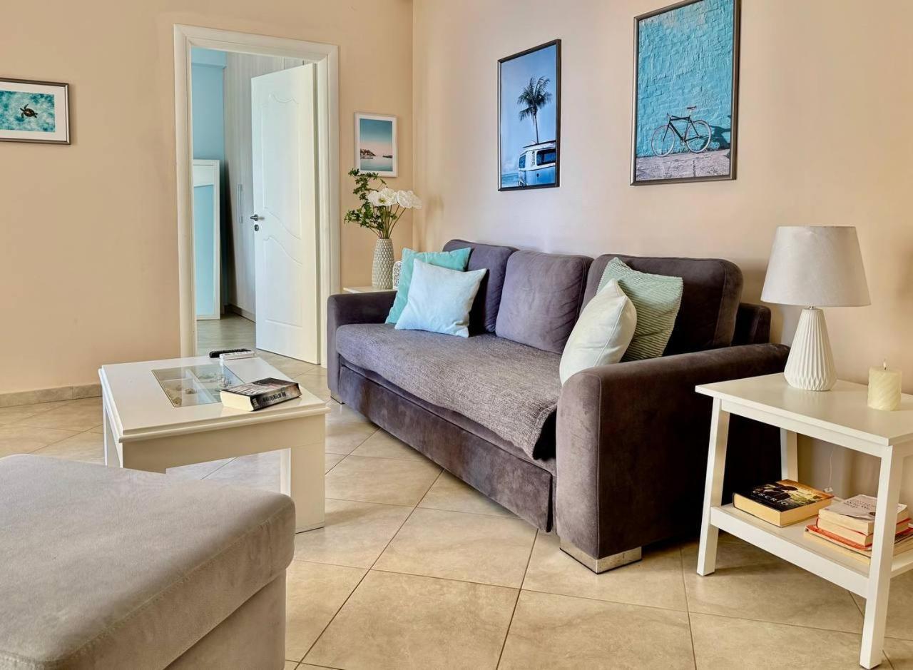 Blue Spacious Sea View *