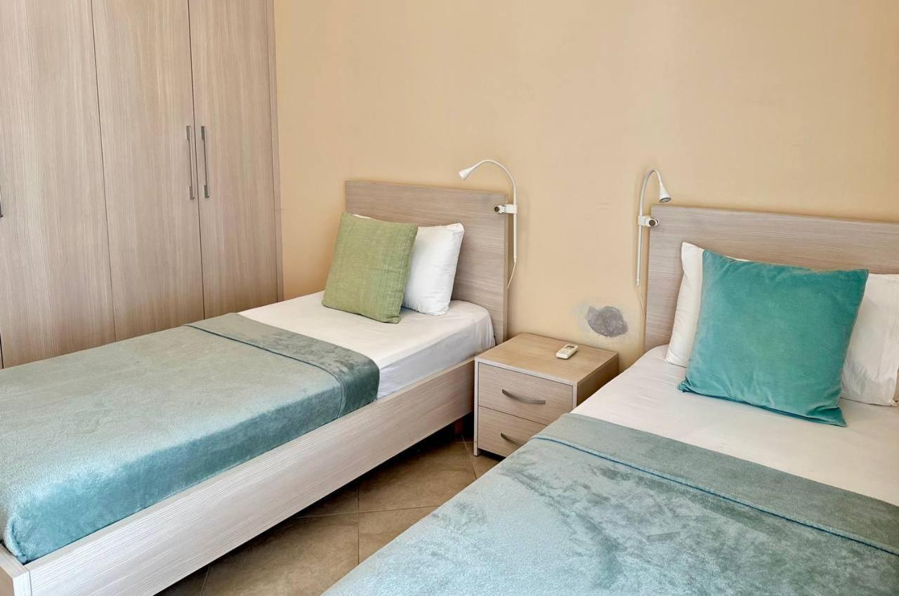 Blue Spacious Sea View *