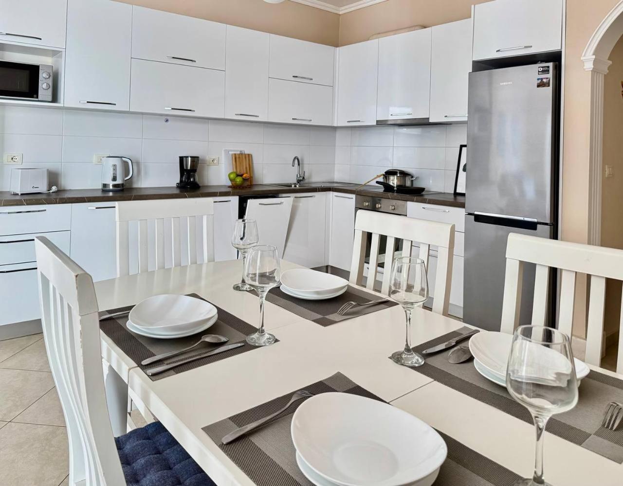 Апартаменты Blue Spacious Sea View Саранда